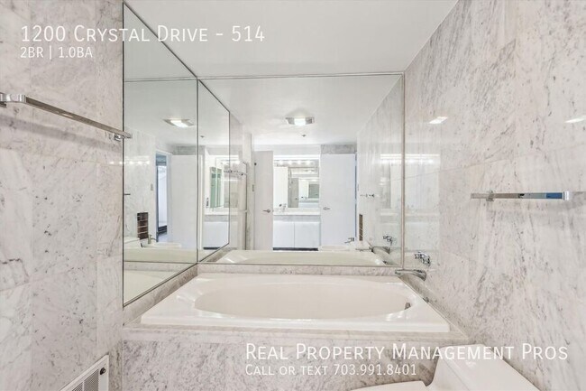 Building Photo - 1200 Crystal Dr