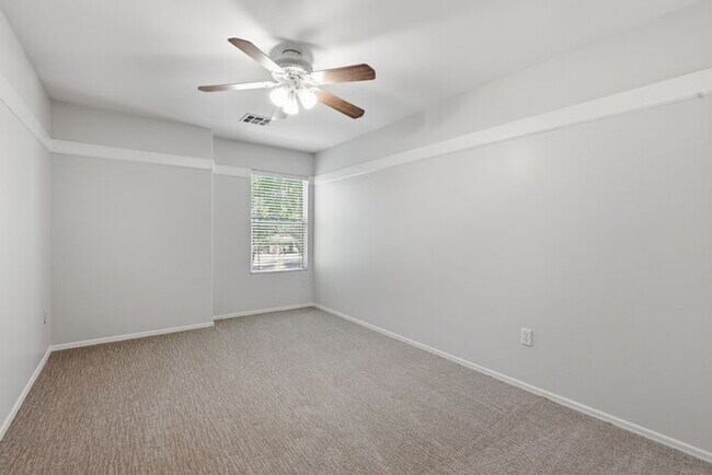 Building Photo - 4265 E Windsor Dr