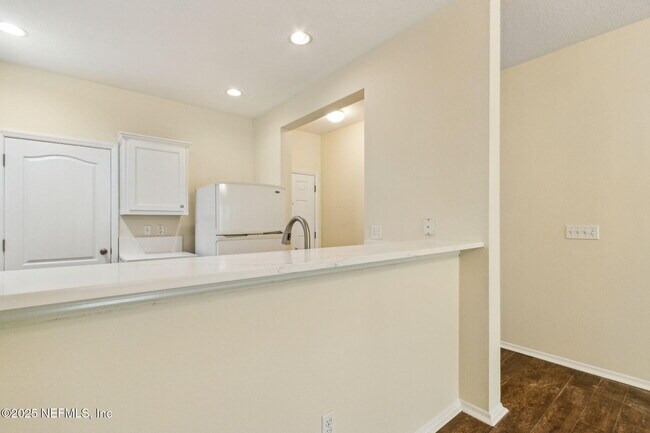 Building Photo - 6034 Bartram Village Dr