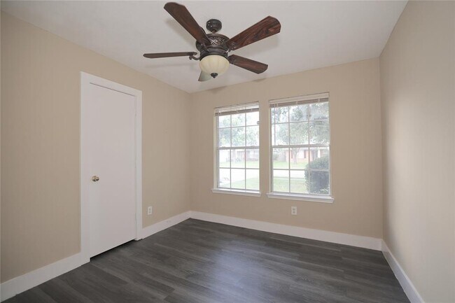 Building Photo - 5115 Summit Lodge Dr
