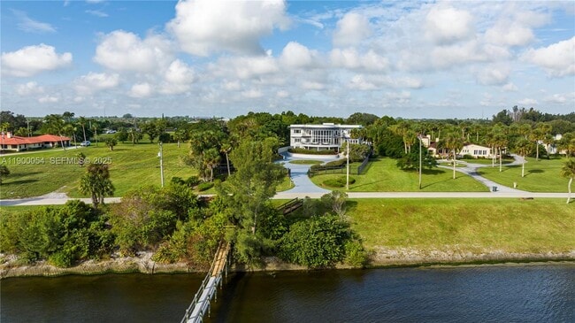 Building Photo - 2827 S Indian River Dr