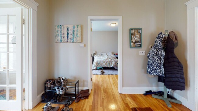 Building Photo - Beautiful 3 bed 1.5 bath in Brighton