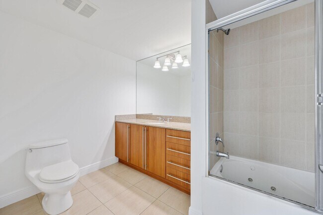 Building Photo - 610 Clematis St