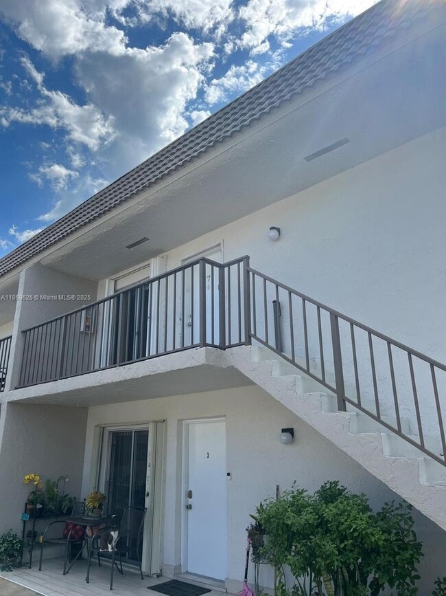 Building Photo - 7071 SW 129th Ave