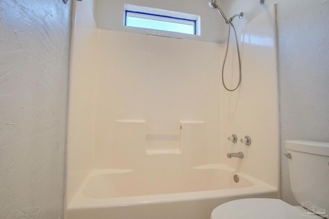 Building Photo - 9880 Creet Cir