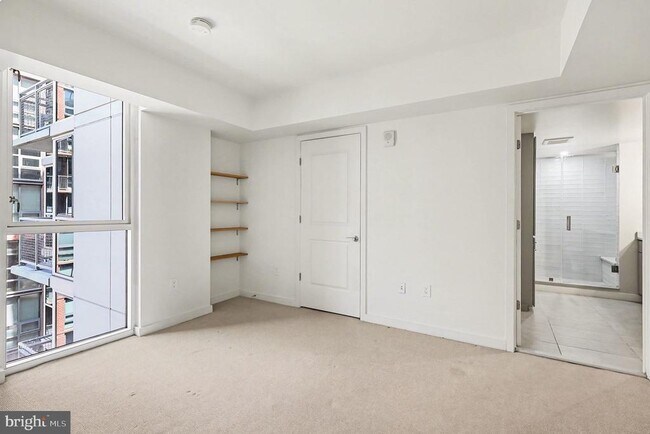 Building Photo - 1025 1st St SE