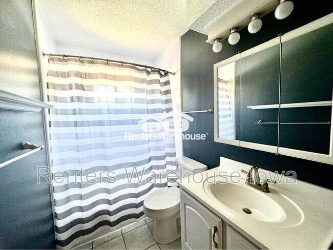 Building Photo - 275 Christopher Ave