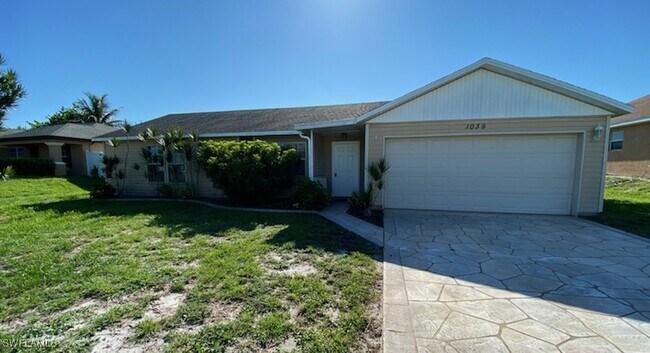 Primary Photo - 1039 NE 13th Ave