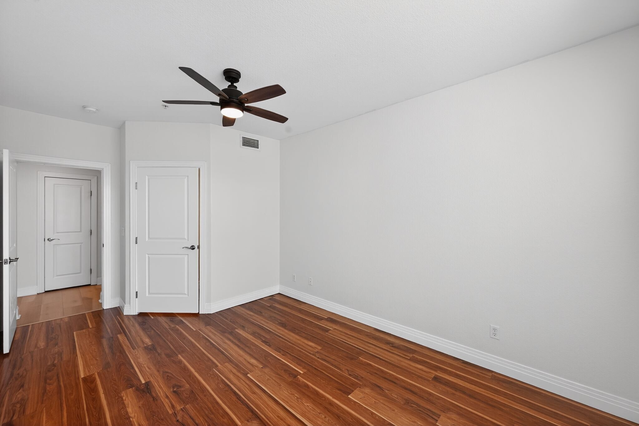 Building Photo - 9079 E Panorama Cir