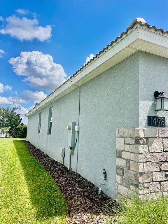 Building Photo - 1498 Bunker Dr