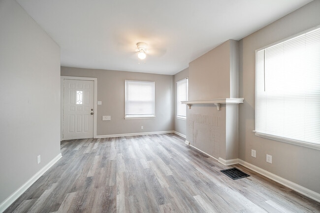 Building Photo - 1069 Fairwood Ave