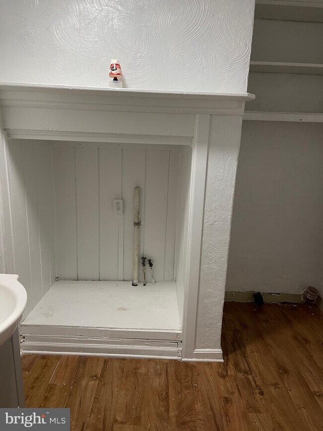 Building Photo - 52 N Broad St