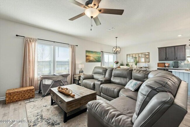 Building Photo - 184 Logrono Ct