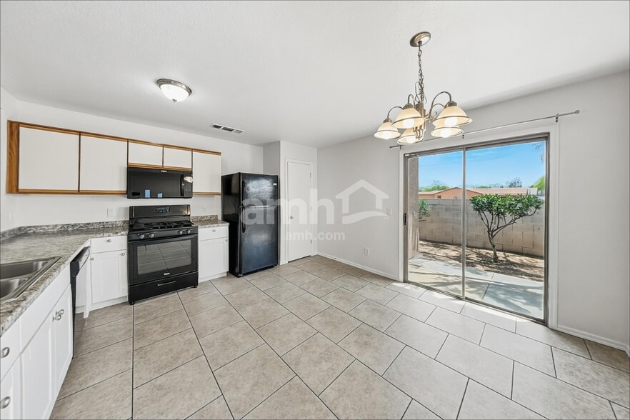 Building Photo - 6159 S Avenue De La Chandelle