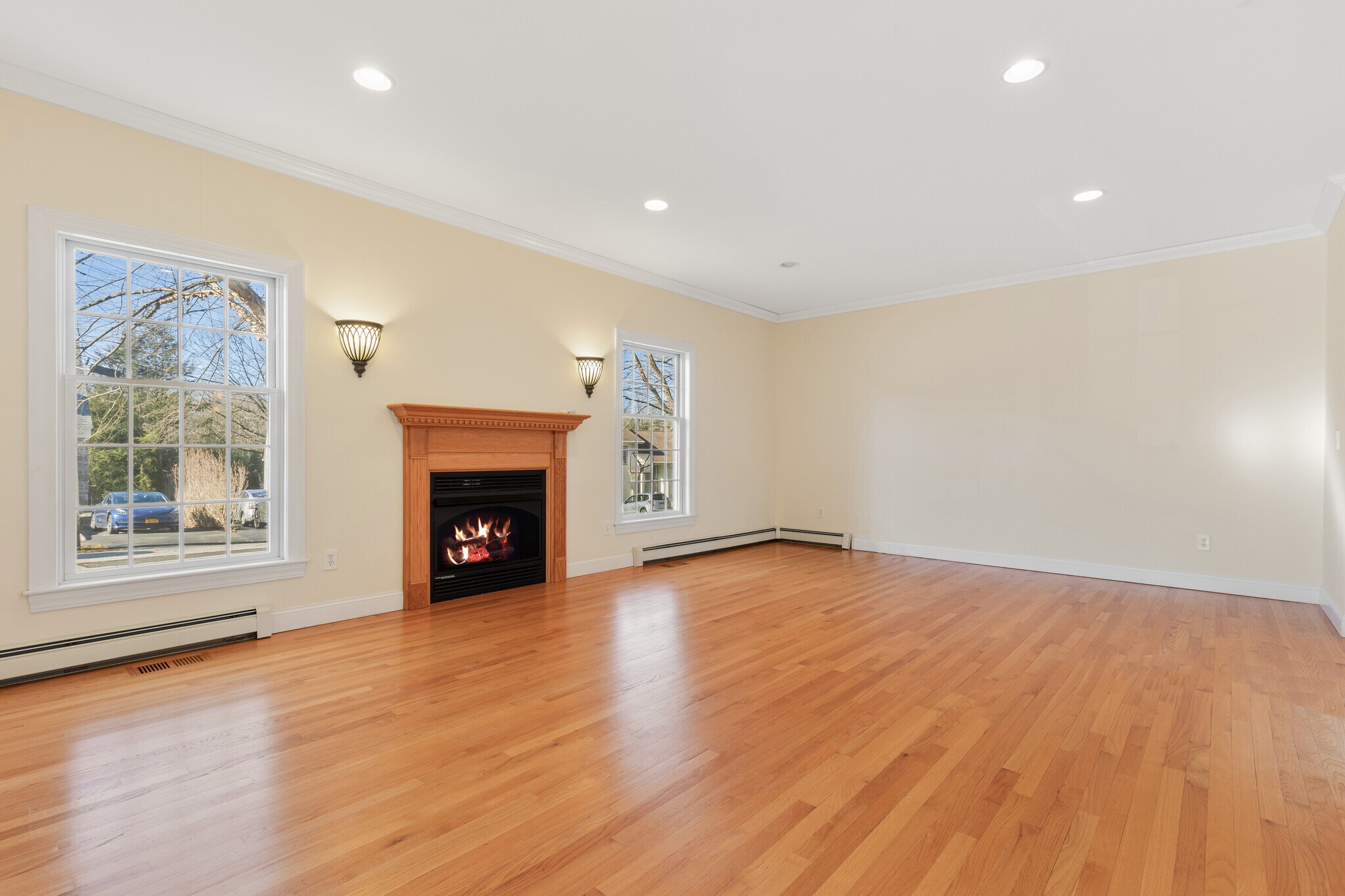 Building Photo - 243 Knollwood Ave