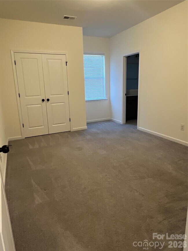 Building Photo - 5016 Britannia Blvd