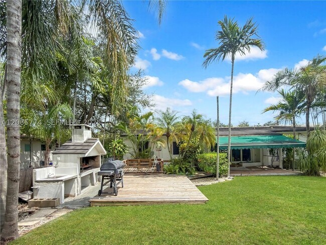 Building Photo - 3128 Coconut Grove Dr