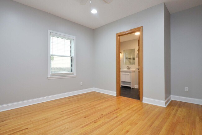 Building Photo - 3552 Irving Ave S