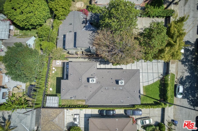 Building Photo - 3910 Tivoli Ave