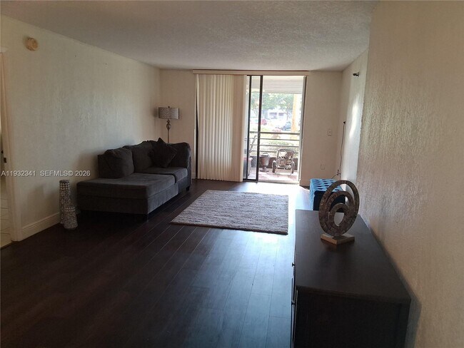 Building Photo - 1000 St Charles Pl