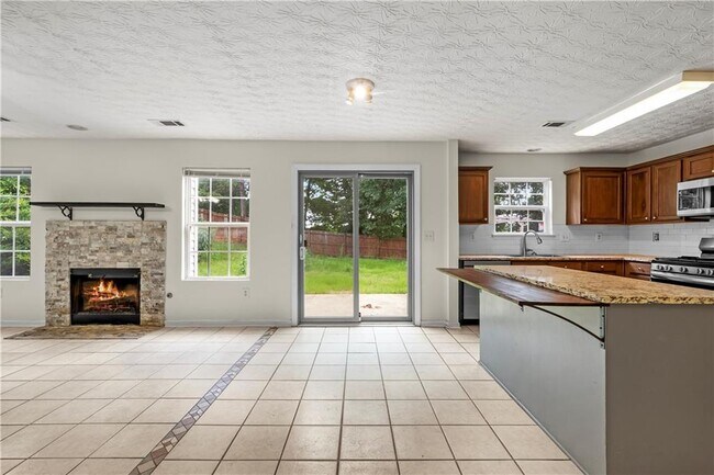 Building Photo - 3740 Crescent Walk Ln NE