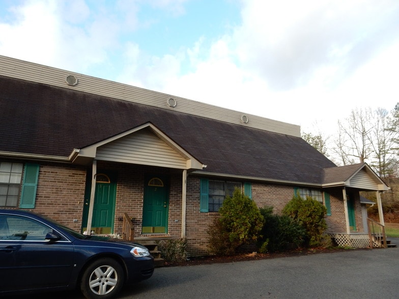 APT. NO. 3 ON LEFT OF PHOTO - 124 Forest Meadow Ln