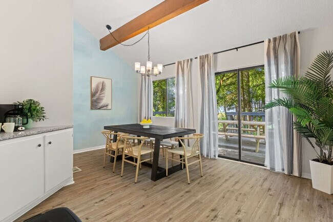 Building Photo - 5130 River Bluff Ln