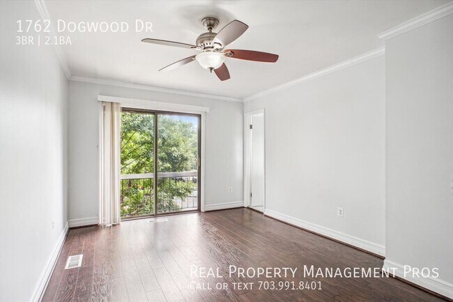 Building Photo - 1762 Dogwood Dr