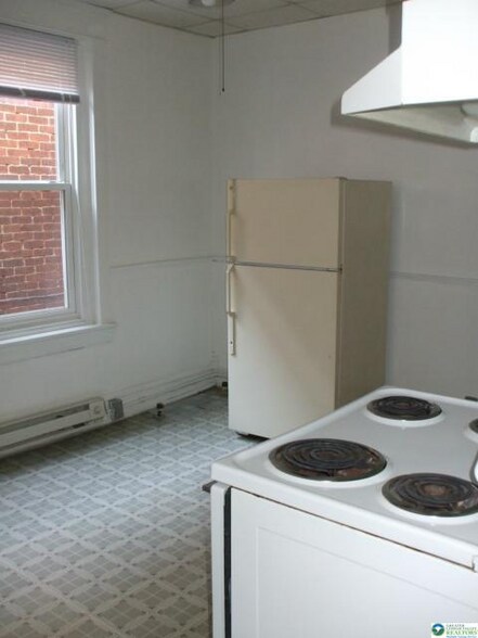 Building Photo - 221 S Madison St