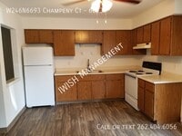 Building Photo - W246N6693 Champeny Ct