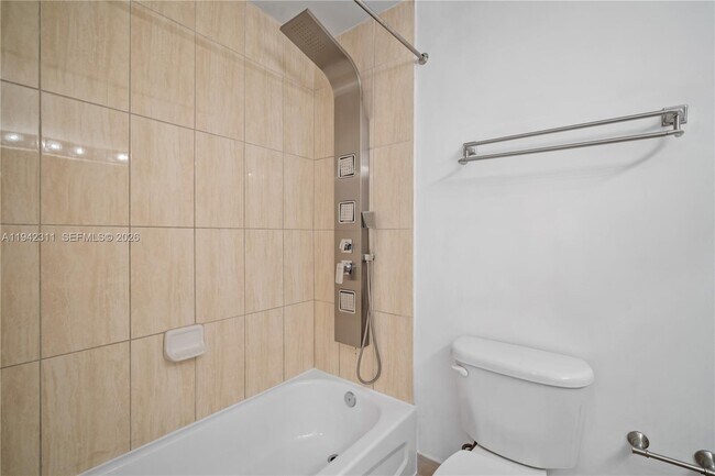 Building Photo - 1750 N Bayshore Dr