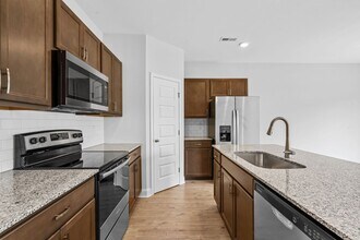 Building Photo - 320 W Saltgrass Ln