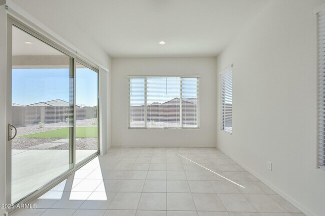 Building Photo - 16685 W Questa Dr