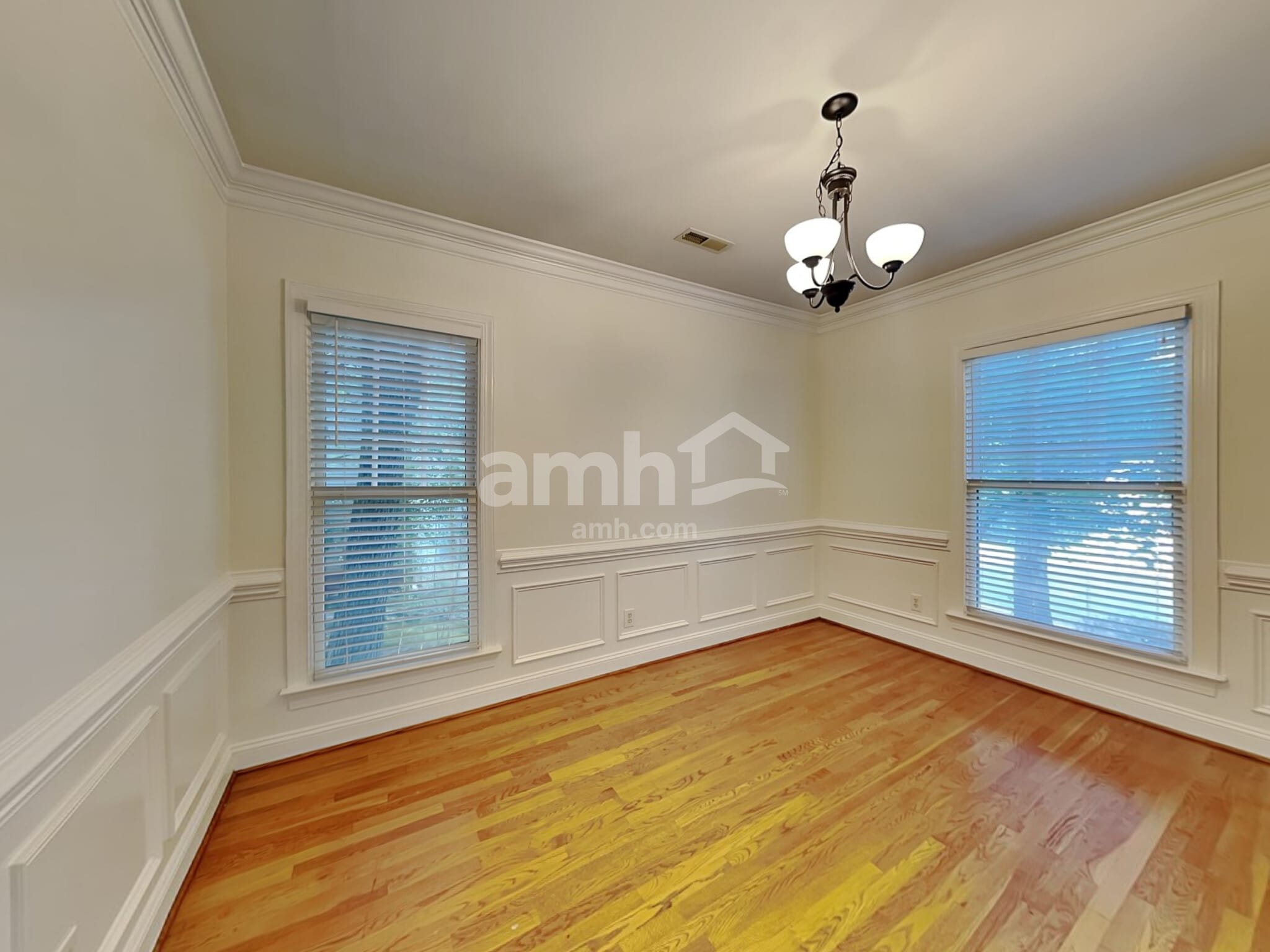 Building Photo - 8005 Red Oaks Trl