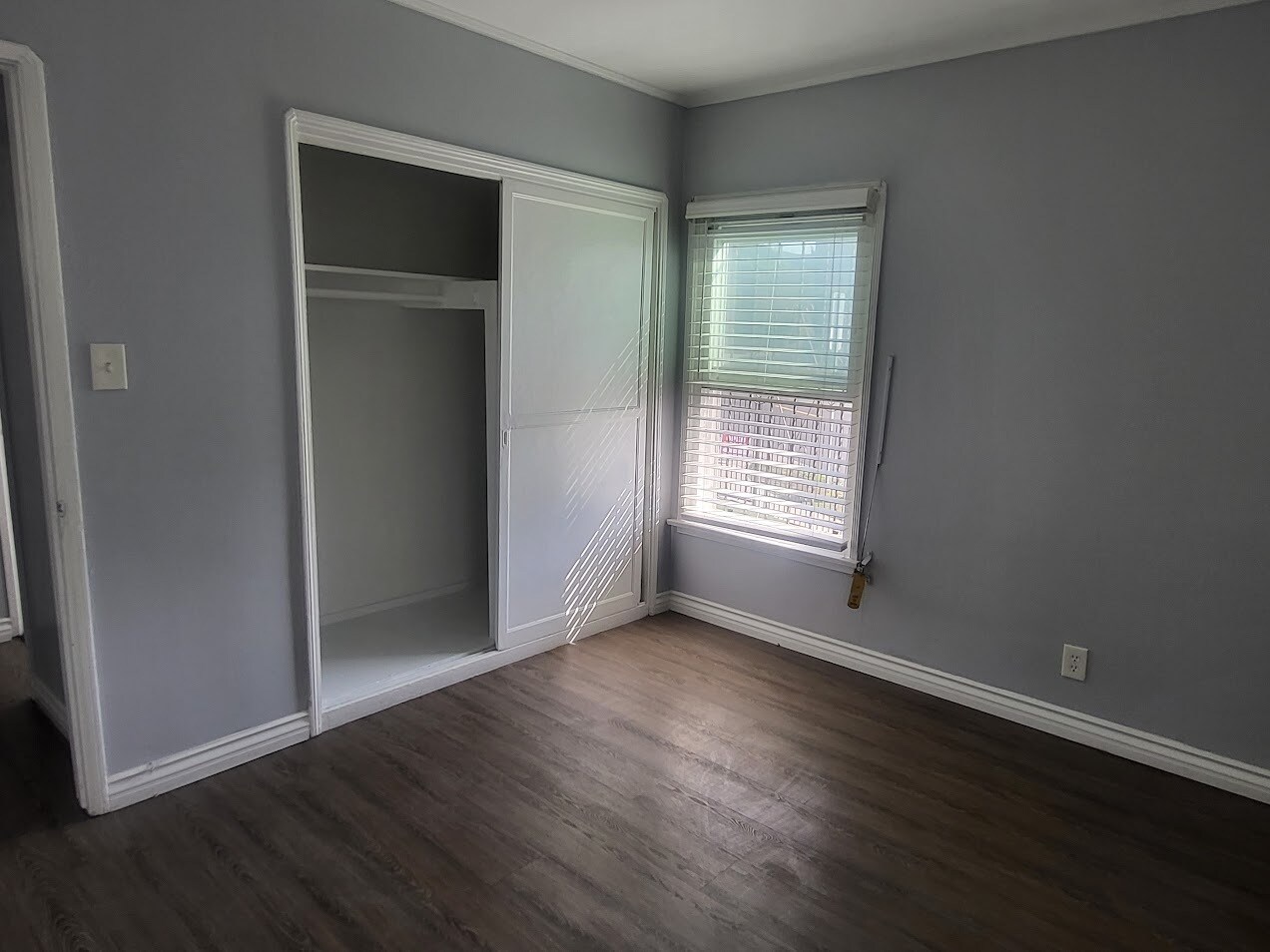 Building Photo - 10239 S 8th Ave