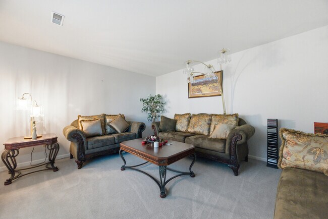 Building Photo - 205 Orkney Pl