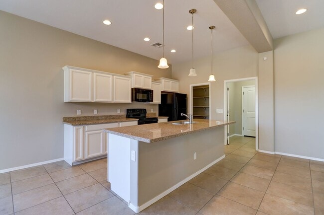 Building Photo - Home for Rent in Quailwood!