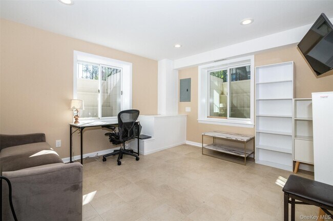 Building Photo - 18 Lomond Pl