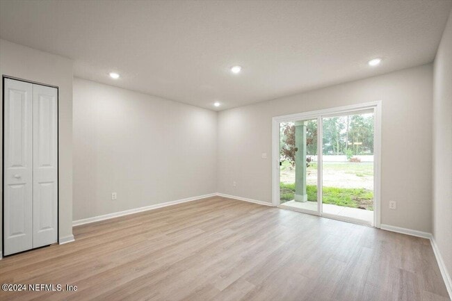 Building Photo - 844 Hartshill Pl