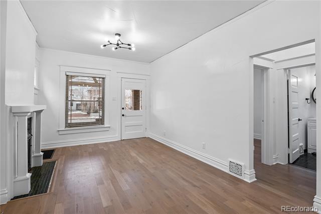 Building Photo - 569 S Pearl St