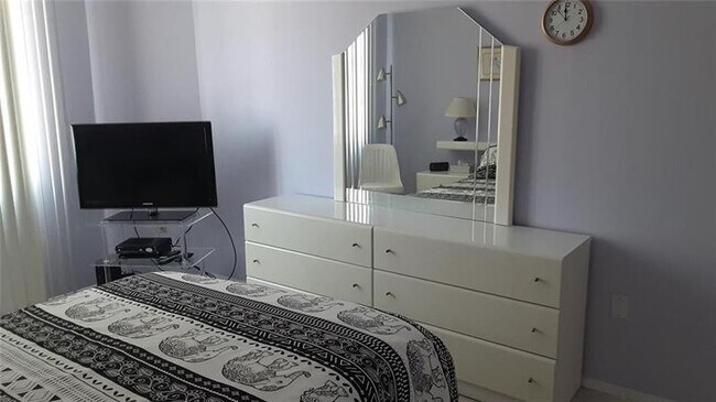 Building Photo - 1950 S Ocean Dr