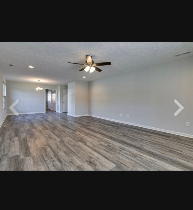 Building Photo - 272 Hunt St