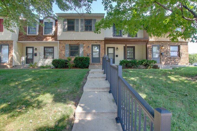 Building Photo - 5368 N Linwood Ave