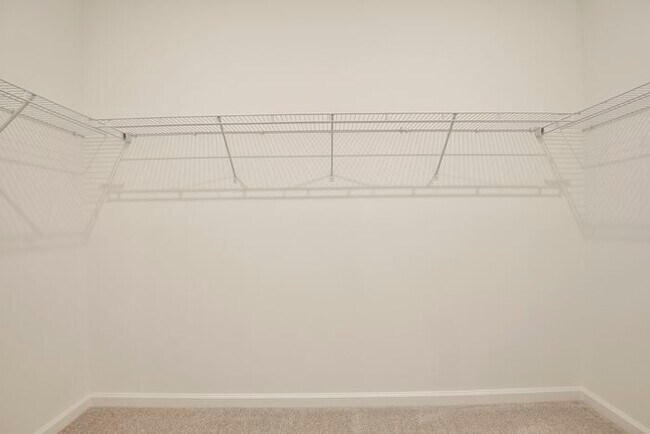 Building Photo - Thoughtfully Designed 4/3 Home with Premium Upgrades and 2 Car Garage! Available Now!