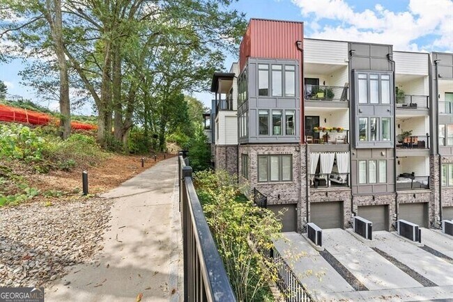 Building Photo - 395 Pratt Dr SE