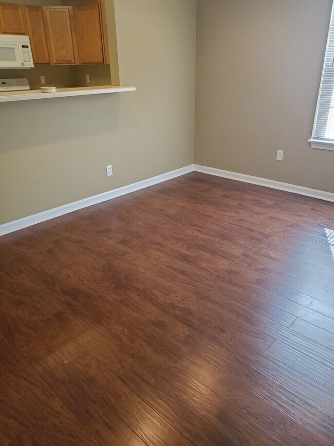 Building Photo - 114-116-116 Antelope Dr