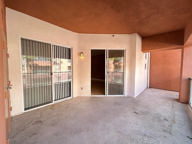 Building Photo - 1-Bedroom 1-Bathroom Silverado Ranch Condo!