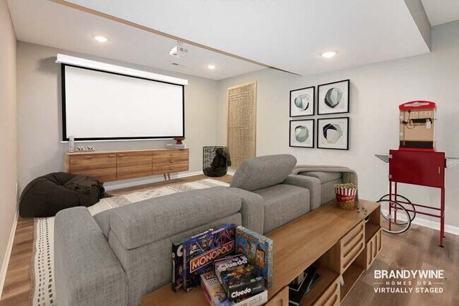 Building Photo - 702 Poplar Cir