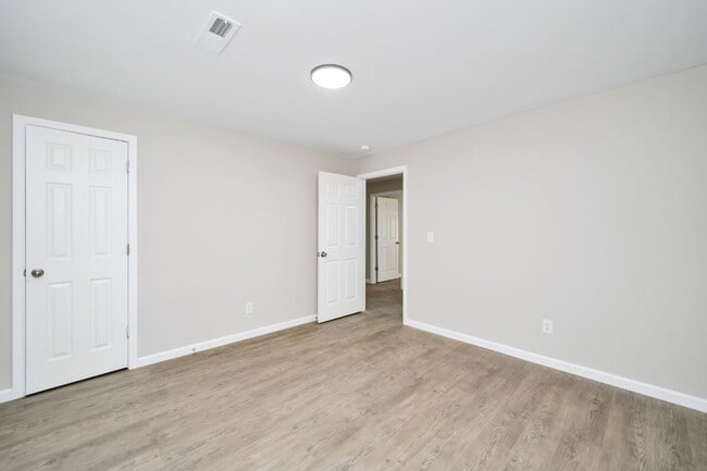 Building Photo - Renovated 3BR Gem in Dora!