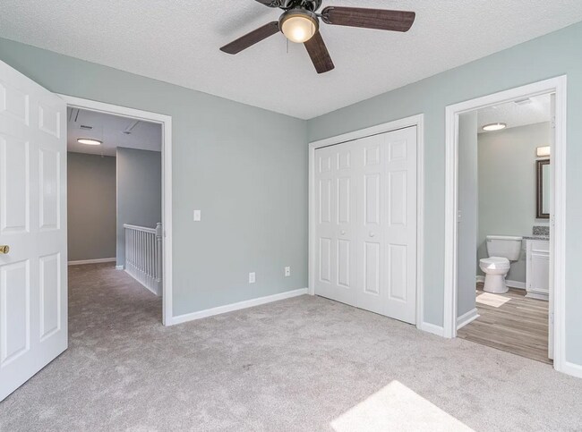Building Photo - Gorgeous Renovated Home with Modern Finishes & Gated Community Amenities